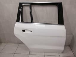 MERCEDES-BENZ Mercedes GLS 350D right rear door A1667300405 door rear right — thumbnail 1