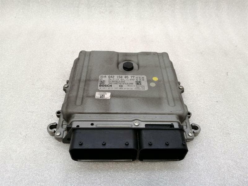 MERCEDES-BENZ Mercedes R Class W251 Engine ECU A6421500577 Engine Control Unit OM642 V6 Diesel