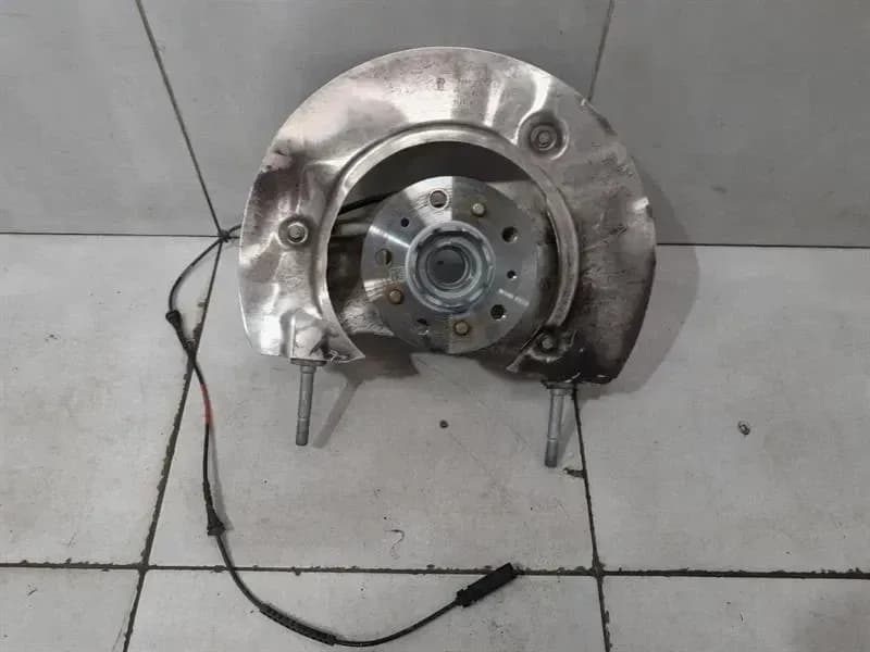 BMW BMW 3 M3 G81 G21 LCI Right Front Hub 31 21 7883640 Wheel Bearing Housing Front Right
