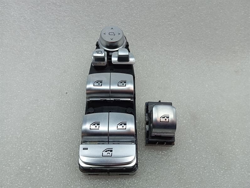BMW BMW 3 Series M3 G80 G20 Switch 6847099 Window Switch