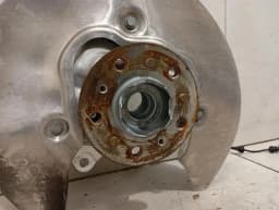 BMW BMW 4 M4 G82 G22 Right Rear Hub 8095658 Wheel Bearing Housing Rear Right — thumbnail 4