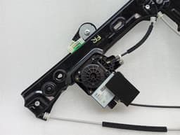 BMW BMW 4 M4 G82 G22 Right Front Door Winder 5A071C4 Window Regulator Front Right — thumbnail 3