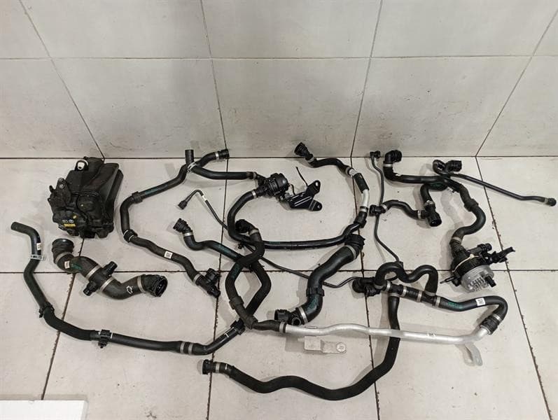 BMW BMW 4 M4 G82 G22 cooling pipe set 8096448 cooling water hose hose set