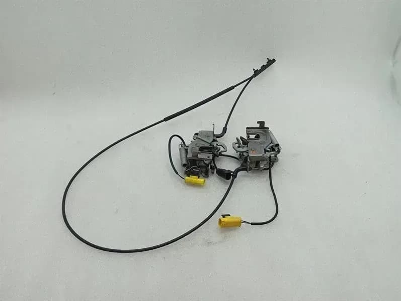 BMW BMW 4 M4 G82 G22 Bonnet Lock 7468349 Bonnet Lock