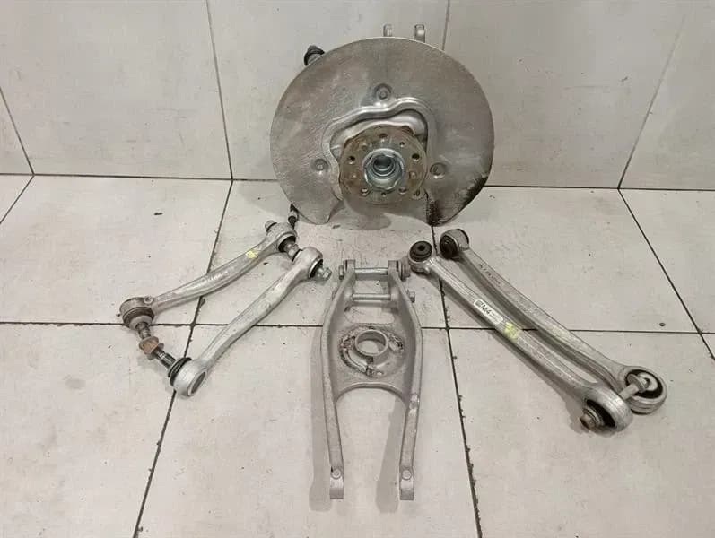 BMW 4 M4 G82 G22 Left Rear Hub 8095657 Wheel Bearing Housing Rear Left