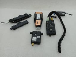 BMW BMW 4 M4 G82 G22 Aerial / Antenna 9825130 Antenna — thumbnail 9