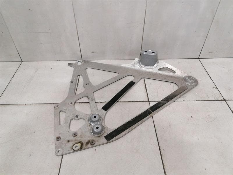BMW BMW 4 M4 G82 G22 holder bracket 9504174 holder carrier