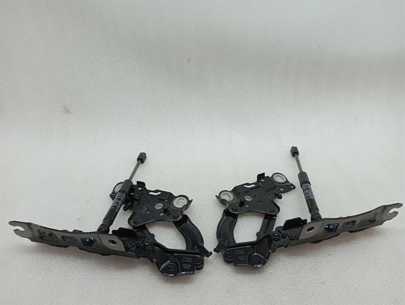BMW BMW 4 M4 G82 G22 Bonnet Hinge RHS 7450590 Hood Hinge Right