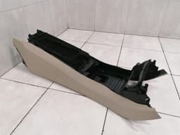 MERCEDES-BENZ Mercedes W222 Console A2226800750 Center Console SILKY BEIGE 8T24 DESIGNO Leather — thumbnail 4