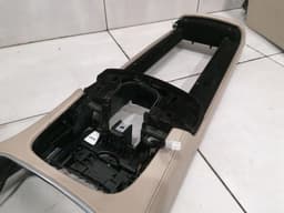 MERCEDES-BENZ Mercedes W222 Console A2226800750 Center Console SILKY BEIGE 8T24 DESIGNO Leather — thumbnail 7