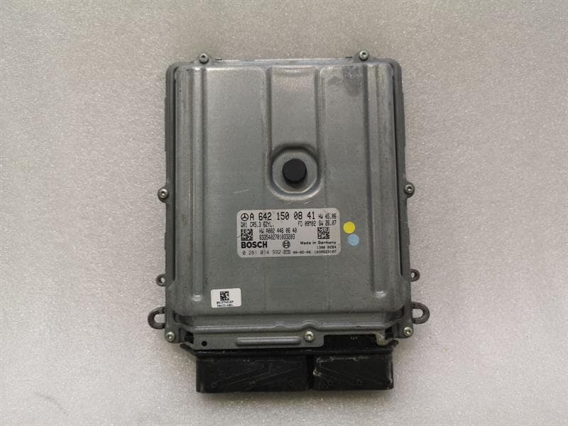 MERCEDES-BENZ Mercedes S-Class W221 Engine ECU A6421500841 Engine Control Unit OM642 V6 DIESEL