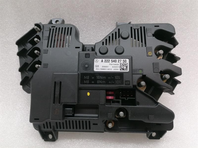 Mercedes S-Class W222 Fuse Box A2225402750 Fuse Box