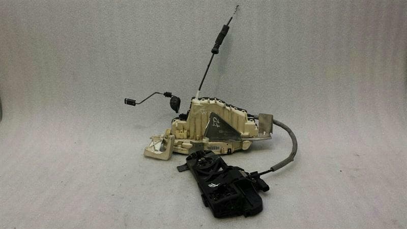 MERCEDES-BENZ Mercedes S-Class W221 door lock front right A2217203035 door lock front right