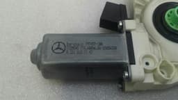 MERCEDES-BENZ Mercedes SW221 Door Window Motor Front Right A2218202842 Window Regulator Motor — thumbnail 3