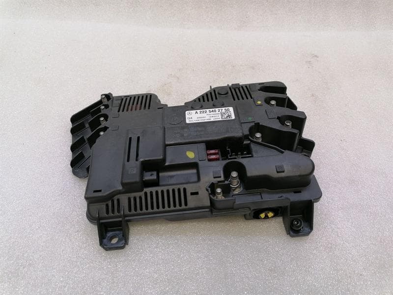 MERCEDES-BENZ Mercedes S-Class W222 Fuse Box A2225402750 Fuse Box