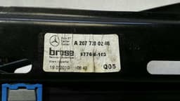 MERCEDES-BENZ Mercedes E W207 convertible FRH door winder A2077200246 front right power window — thumbnail 3