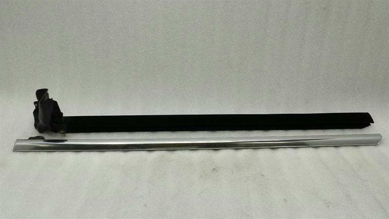 MERCEDES-BENZ Mercedes W207 Convertible RRH Moulding A2076730483 Hi Re Quarter Window Sealer