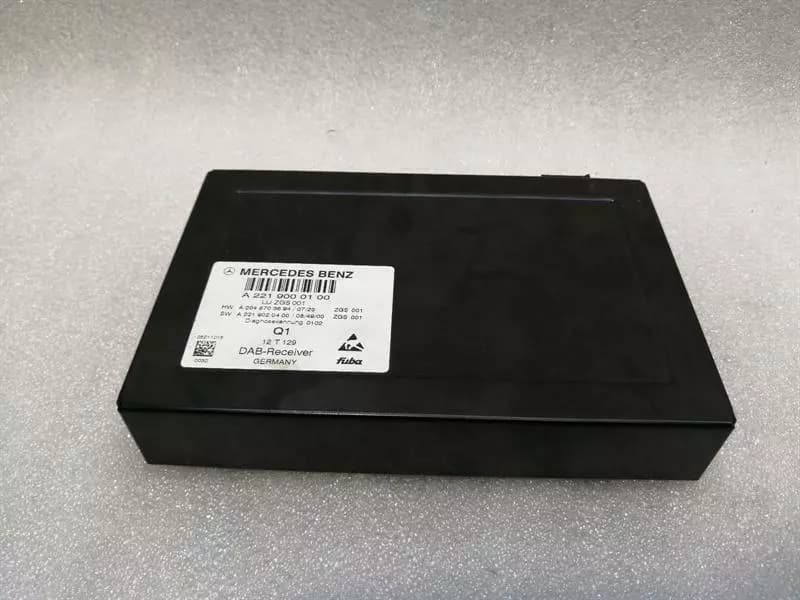 MERCEDES-BENZ Mercedes S-Class W221 Audio Module A2219000100 DAB Receiver