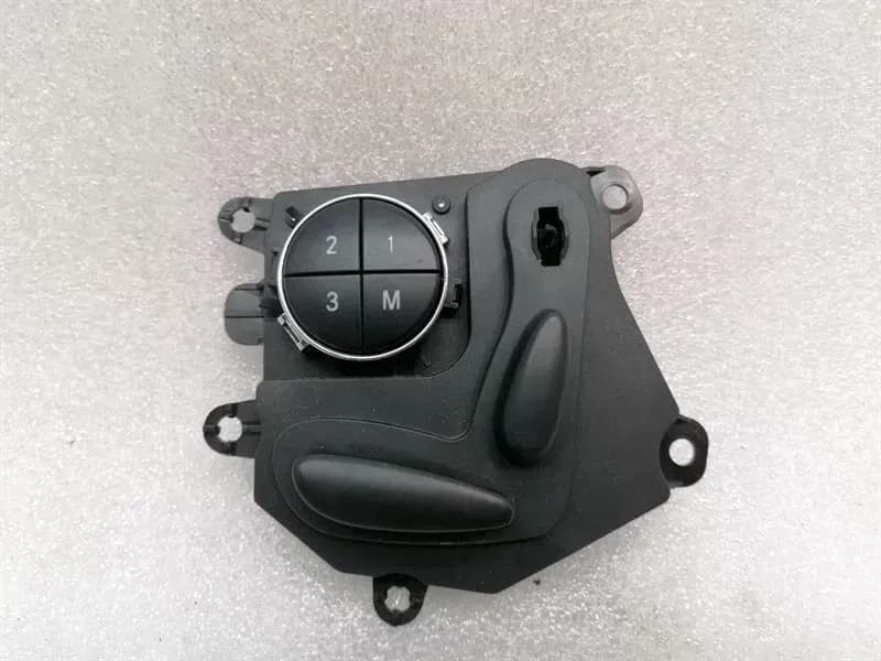 MERCEDES-BENZ Mercedes CLS W219 Right Seat Switch A2118218079 Right Seat Switch