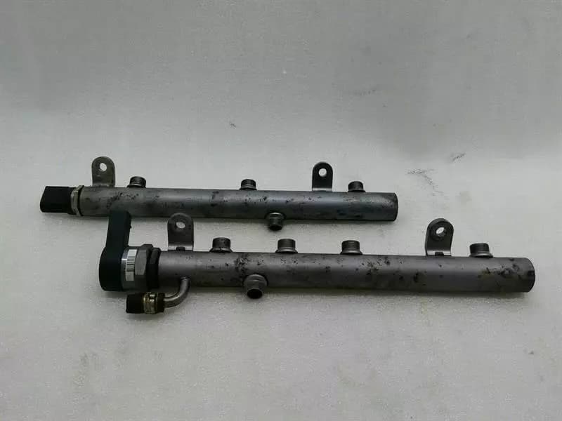 Mercedes E Class W207 Fuel Rail A6420703095 Injection Strip Pipe Distributor OM642