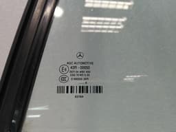 MERCEDES-BENZ Mercedes W207 left rear quarter glass A2076700310 door window 1/4 rear Li convertible — thumbnail 3