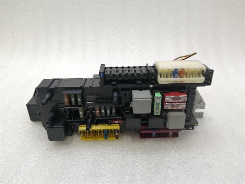 MERCEDES-BENZ Mercedes E Class W207 Convertible Rear SAM Fuse Box A2129004401 Fuse Box