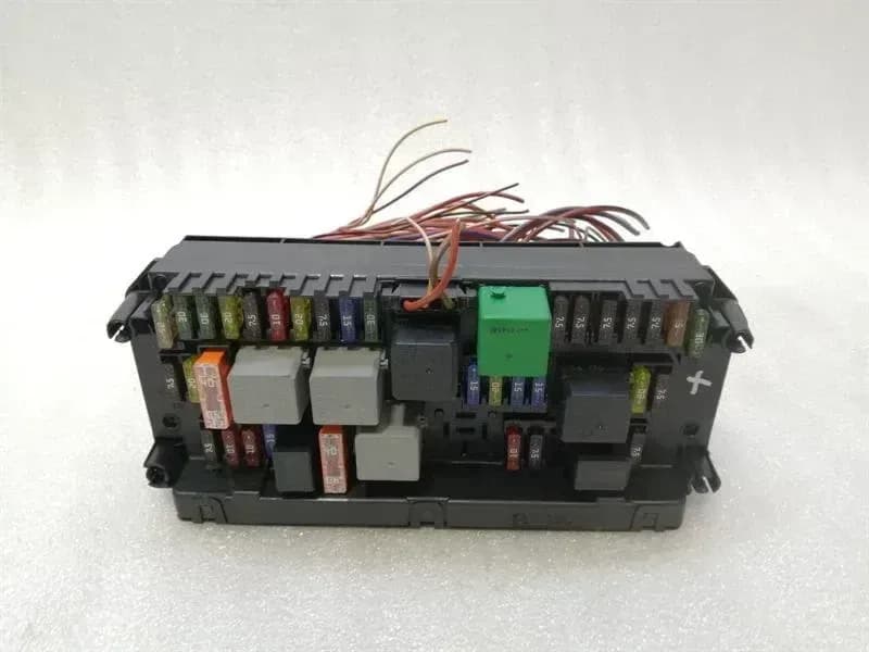 MERCEDES-BENZ Mercedes E Class W207 Rear Fuse Box A2129000006 Fuse Box Rear SAM