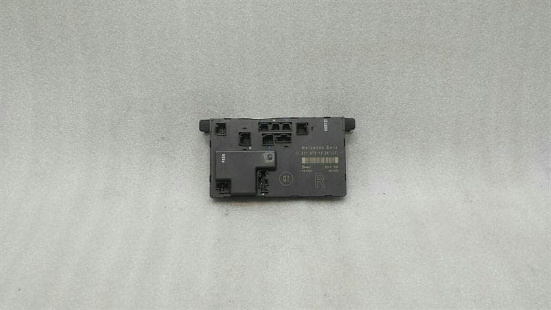 MERCEDES-BENZ Mercedes E Class W211 FRH Door Module A2118701026 Door Control Unit Front Right