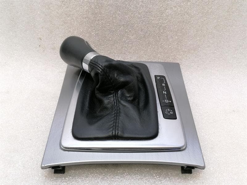 MERCEDES-BENZ Mercedes E Class W207 Gear Knob A2072670510 RIGHT HANDLE RHD
