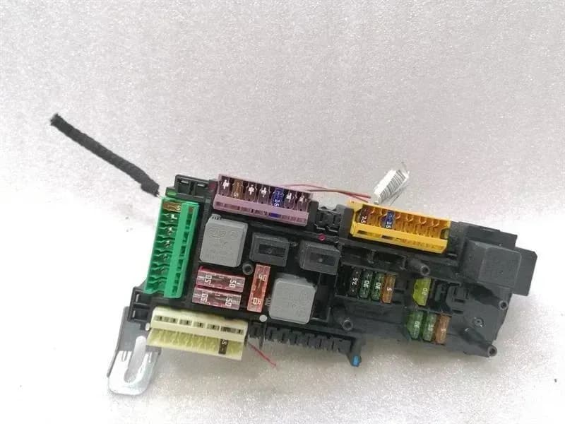 Mercedes E Class W207 Fuse Box A2129000004 Fuse Box SAM