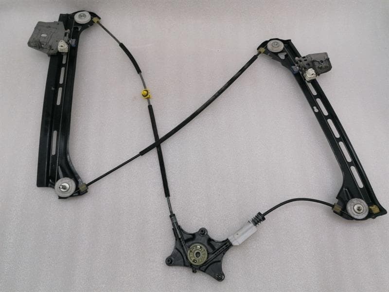 MERCEDES-BENZ Mercedes E Class W207 Right Front Door Winder A2077200646 Window Regulator Front Re