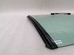 MERCEDES-BENZ Mercedes E W207 right rear quarter glass A2076700410 door window 1/4 rear right — thumbnail 9
