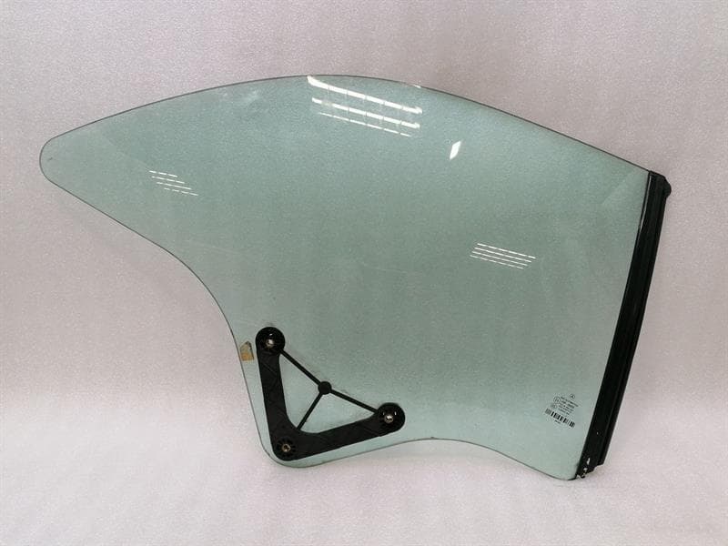 MERCEDES-BENZ Mercedes E W207 right rear quarter glass A2076700410 door window 1/4 rear right