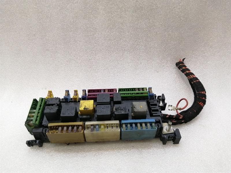 MERCEDES-BENZ Mercedes G-Car W463 Fuse Box A1669063901 Fuse Box