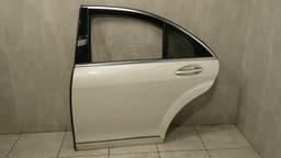 MERCEDES-BENZ Mercedes S-Class W221 left rear door A2217300505 door rear left OM642 SWB — thumbnail 1