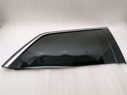 MERCEDES-BENZ Mercedes GLS 350D Right Rear Quarter Glass A1666700449 Door Glass 1/4 Rear Re — thumbnail 1