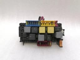 MERCEDES-BENZ Mercedes GLS 350D Fuse Box A1669068201 Fuse Box — thumbnail 4