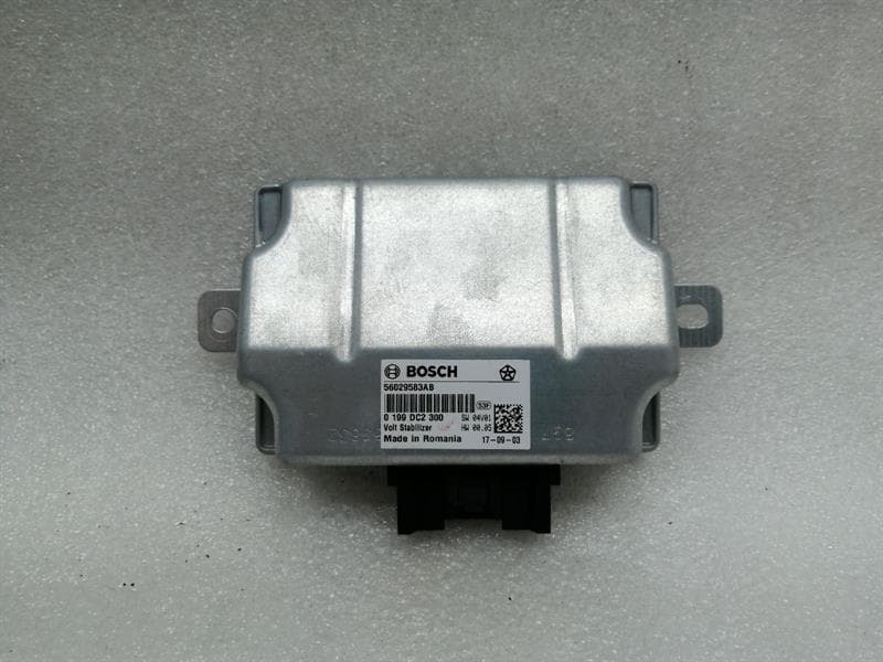 MASERATI QUATTROPORTE M156 Volt Stabilizer 56029583AB Wechselrichter Steuergerät