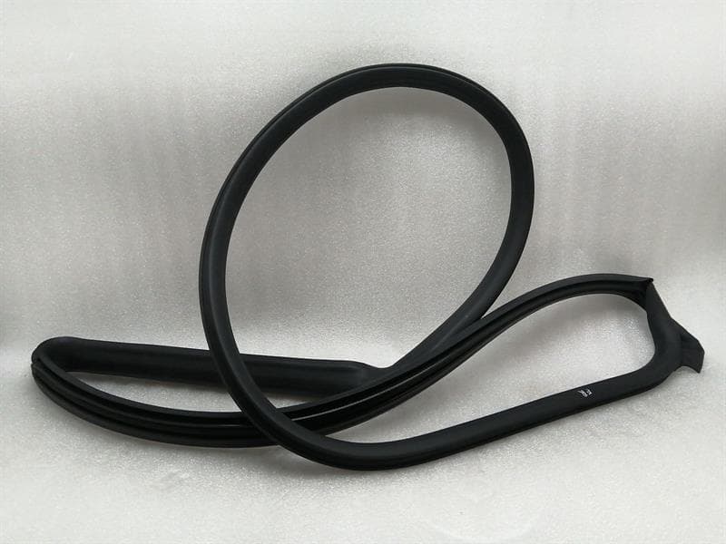 MASERATI MASERATI QUATTROPORTE VI M156 Front Right Door Seal 670030422 Door Seals Re