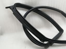 MASERATI MASERATI QUATTROPORTE VI M156 Rear Right Door Seal 670030424 Türdichtungen Re — thumbnail 6