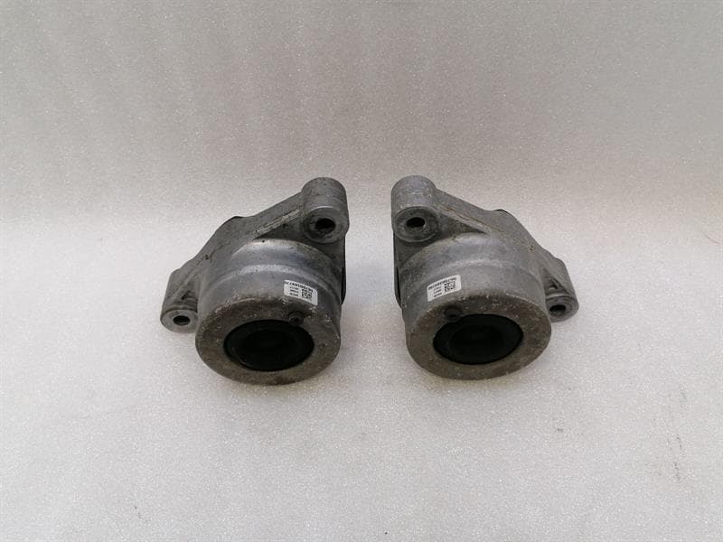 MASERATI Maserati Quattroporte VI M156 engine mount 670038978 engine mount diesel