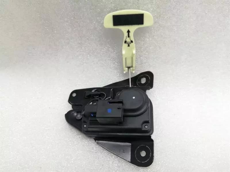 MASERATI Maserati Quattroporte VI M156 Boot Lock 670154980 Tailgate Lock