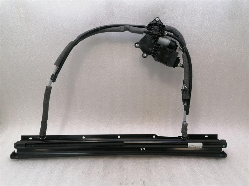 MASERATI MASERATI QUATTROPORTE VI M156 right roller 670043158 sun roller rear right