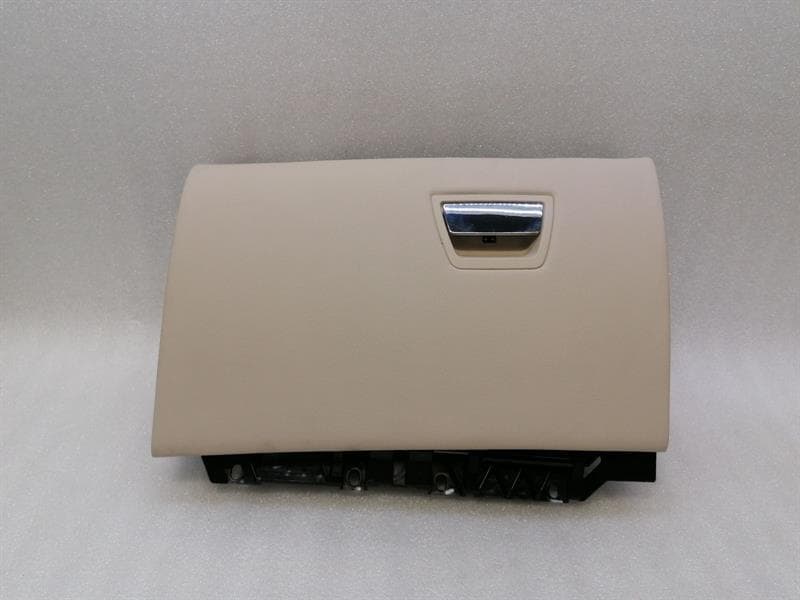 MASERATI MASERATI QUATTROPORTE VI M156 Glovebox 670016825 RIGHT HANDLEBAR RHD SAND
