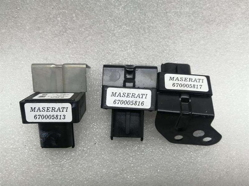 MASERATI MASERATI QUATTROPORTE VI M156 Acceleration Sensor Set 670005817 Sensor Satz