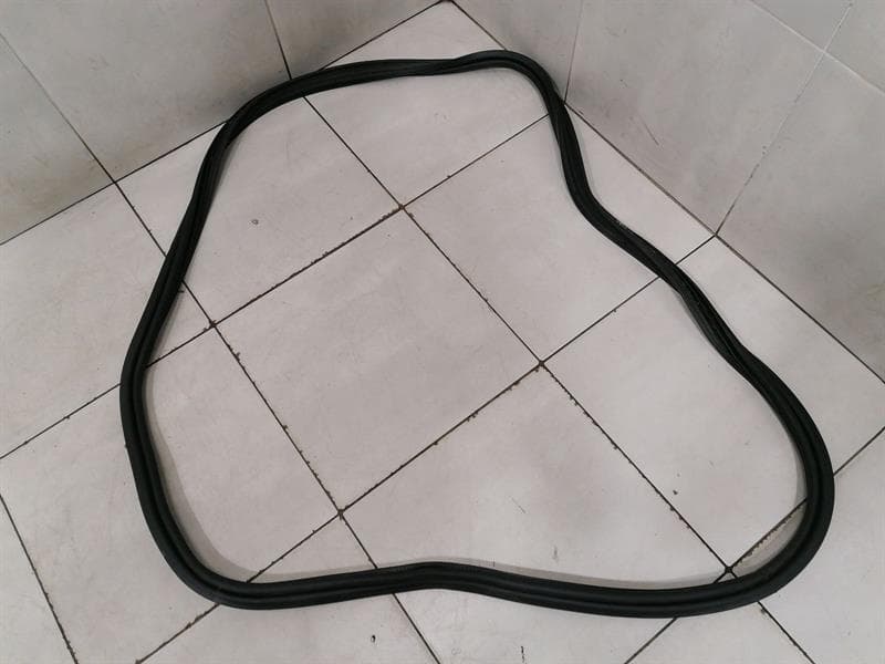 MASERATI MASERATI QUATTROPORTE VI M156 Boot Seal 670033870 dichtungen Heckklappe