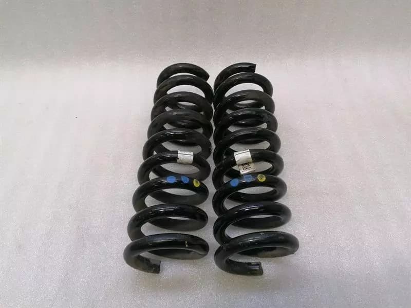 MASERATI MASERATI QUATTROPORTE VI M156 Coil Spring Rear 673004066 Rear Chassis Spring