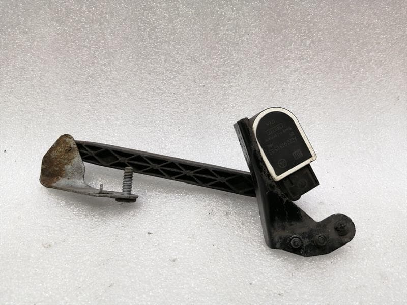 MERCEDES-BENZ Mercedes S-Class W222 RRH Xenon Level Sensor A2229050503 Level Control
