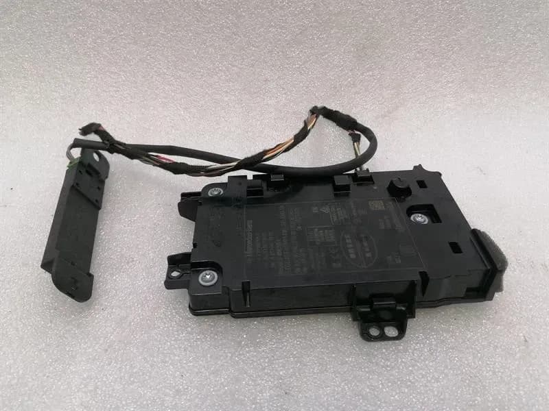MERCEDES-BENZ MERCEDES E CLASS W238 ELECTRONIC MODULE A2139006911 CONTROL UNIT WIRELESS CHARGER