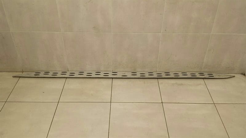 MERCEDES-BENZ Mercedes GLS X166 Left Side Skirt Trim A1666900575 Seven Bar Left